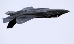 Efsane uçak F-35 düştü