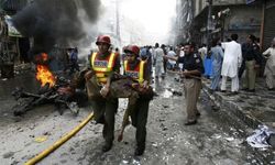Pakistan'da art arta canlı bomba saldırıları