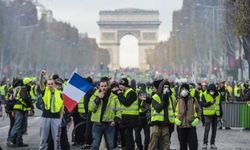 Sarı Yelekliler yeniden Paris meydanlarında