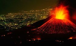 Etna Yanardağı 4,8 büyüklüğüne kadar çıkan depremlere neden oldu
