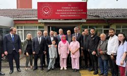 Kemal Memişoğlu ve Ömer Bolat’tan huzurevi ziyareti