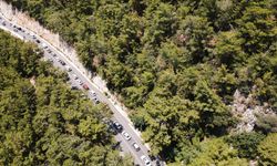 Akyaka'ya ulaşmak trafik nedeniyle saatler sürdü!