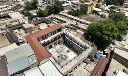 Depremde hasar gören Barutçu Hanı restore ediliyor