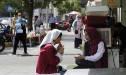 Tahran’a dönüş trafiği yoğunlaştı, yollar tek yöne çevrildi