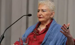 Türk edebiyatının usta ismi Pınar Kür vefat etti