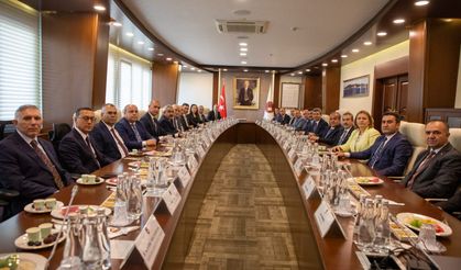 Yargıda Birlik Derneği yönetimi HSK üyeleriyle buluştu
