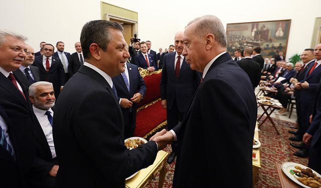Cumhurbaşkanı Erdoğan ve CHP Lideri Özel TBMM'de Buluştu