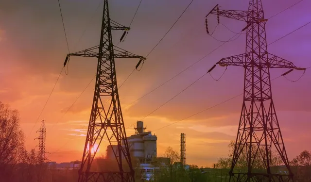 Spot elektrik fiyatı en yüksek 3 bin 400 lira oldu