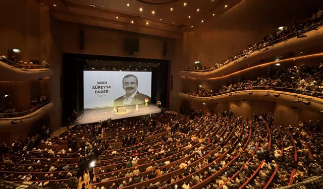 Sırrı Süreyya Önder’e İstanbul’da duygusal veda
