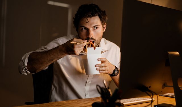 Gece Atıştırmaları Sağlığı Sessizce Tehdit Eder