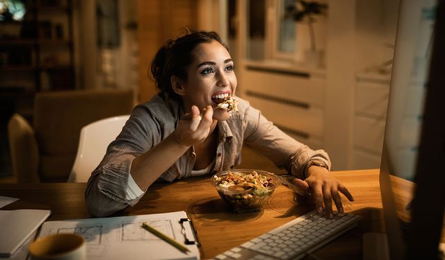 Gece yemekten kurtulmak için alışkanlıkları yeniden şekillendirin