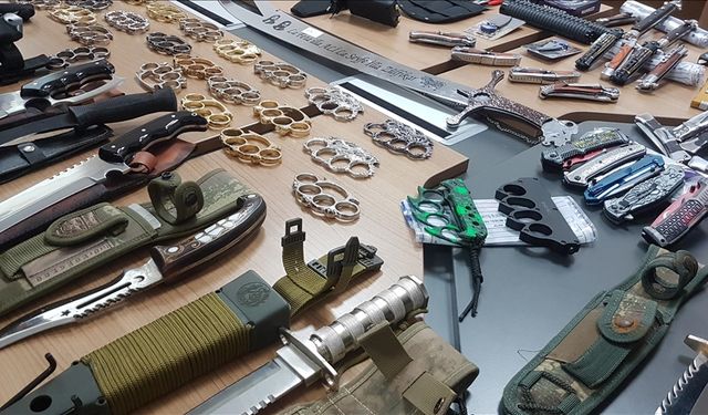 Şanlıurfa’da eş zamanlı operasyon! Çok sayıda silah ele geçirildi