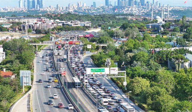 Bayram sonrası ilk iş gününde ulaşımda yoğunluk