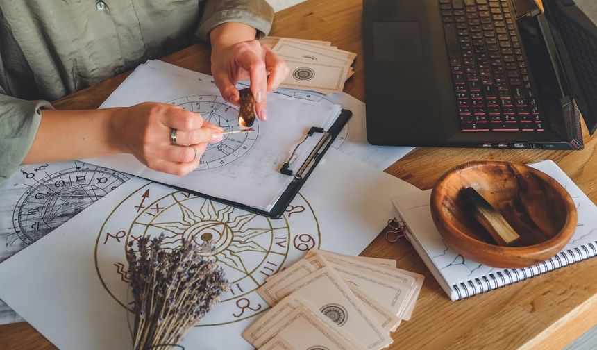 Astrolojinin kişisel dönüşüme katkısı nelerdir